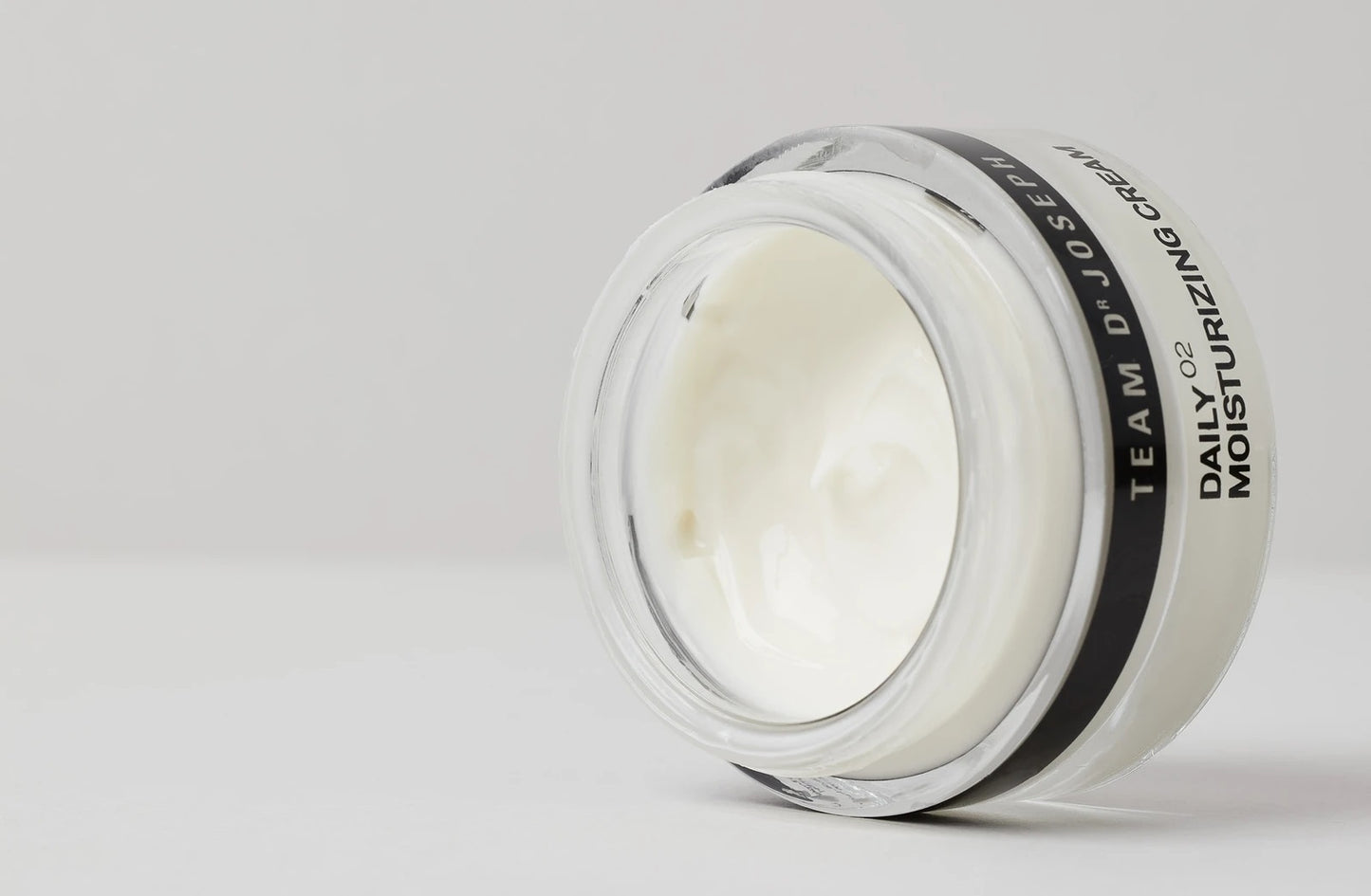 02 Ultra Intense Moisturizing Cream