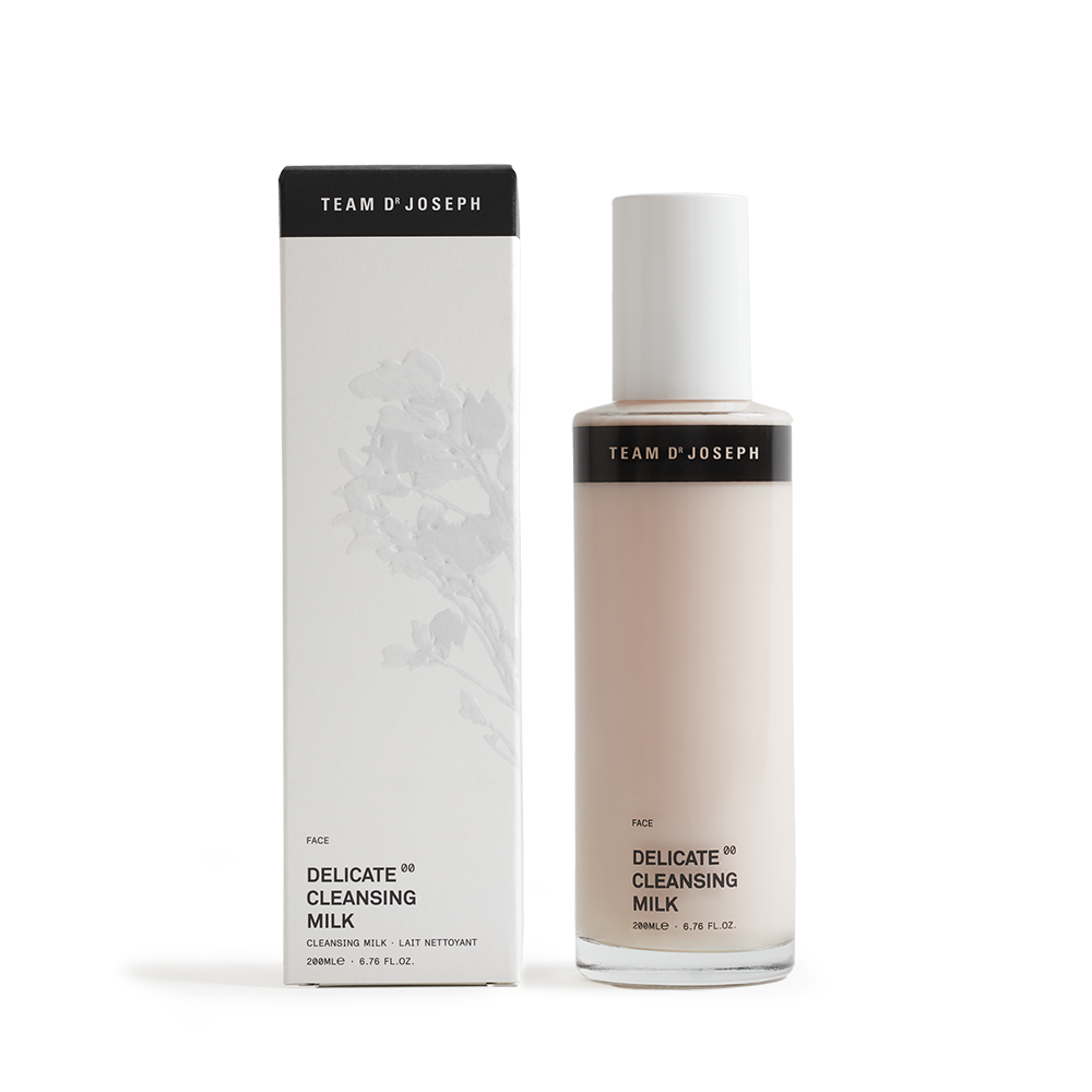 01 Sensitive Skin Care Trio + Beauty Bag