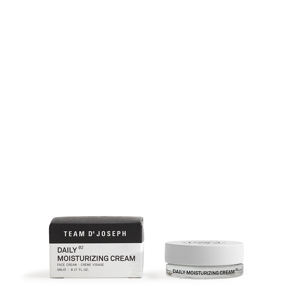 02 Daily Moisturizing Cream Reisegröße
